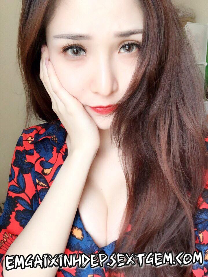 Ảnh Facebook Hot Girl Ngực Khủng